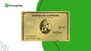 Abbildung der American Express Business Gold Card auf grün-weißem Hintergrund mit dem Logo von Fincopilot. Die goldene Kreditkarte zeigt das klassische Design mit dem Bild eines römischen Kriegers in der Mitte. Die Darstellung vermittelt Exklusivität und Premium-Vorteile für Geschäftskunden.